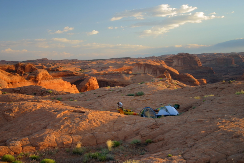 Crack in the Wall trailhead parking area