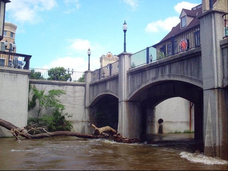 Pedestrian Bridge (Tosa Plaza)