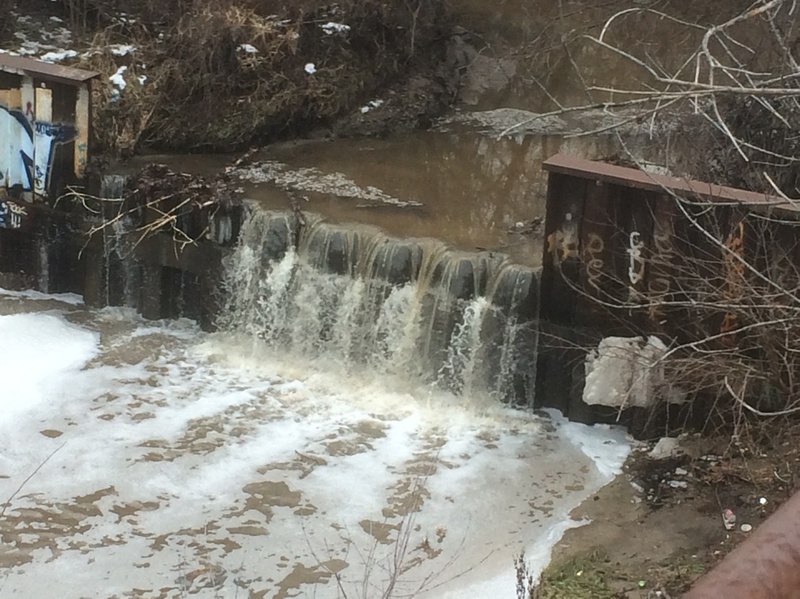 Corrugated Iron Wall Jump (~5.5')