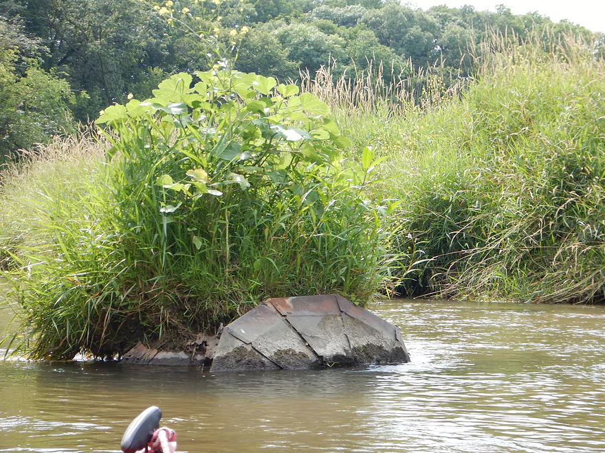 Drainage: ~0.71 square mile