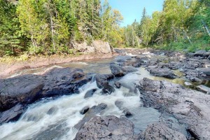 Judge's & Jury ledge