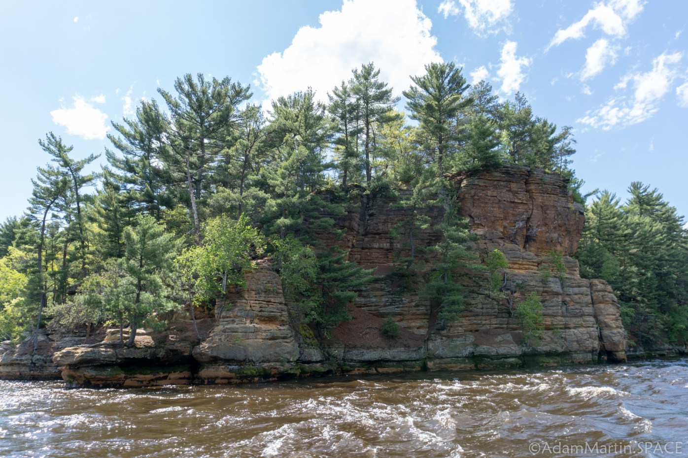 Witches Gulch (DO NOT GO ASHORE: PRIVATE DOCKS)
