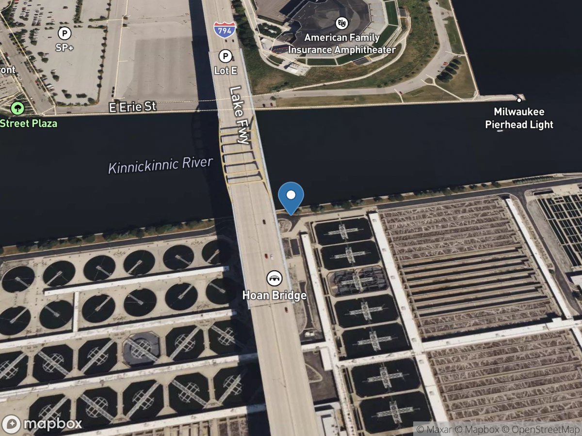 Milwaukee River at Mouth at Milwaukee, WI location