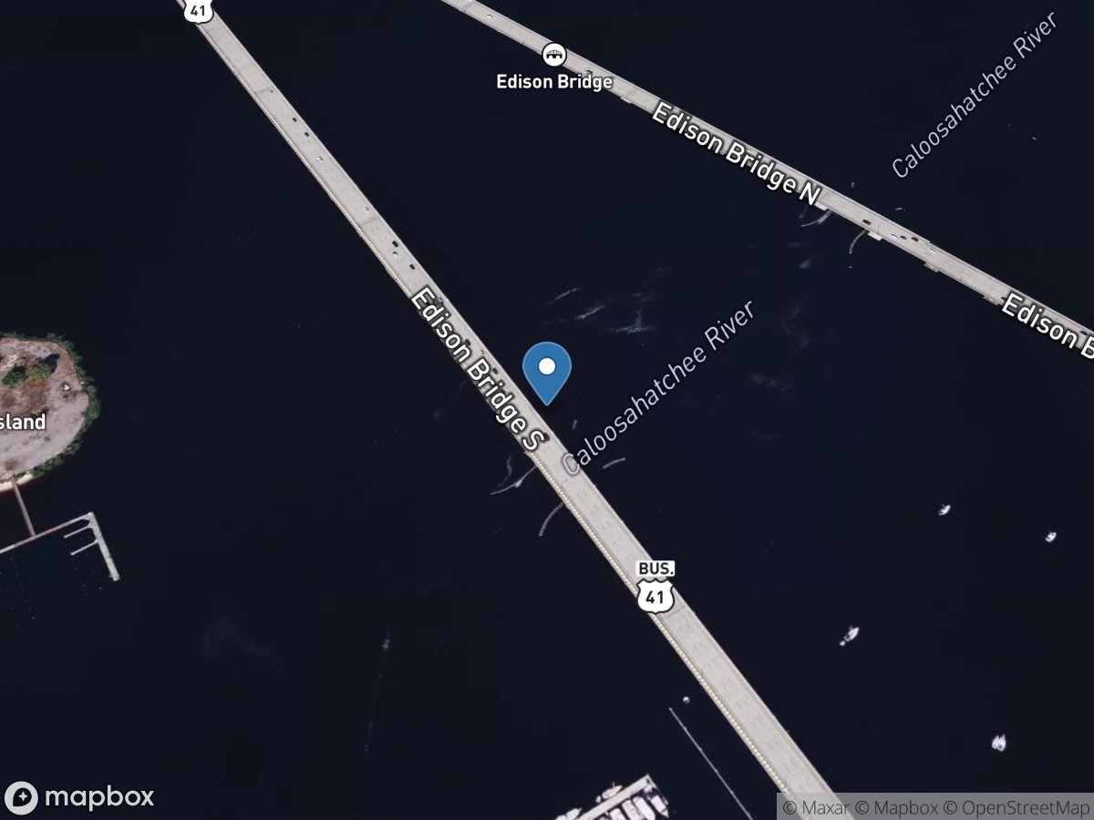 Caloosahatchee River at Fort Myers FL location