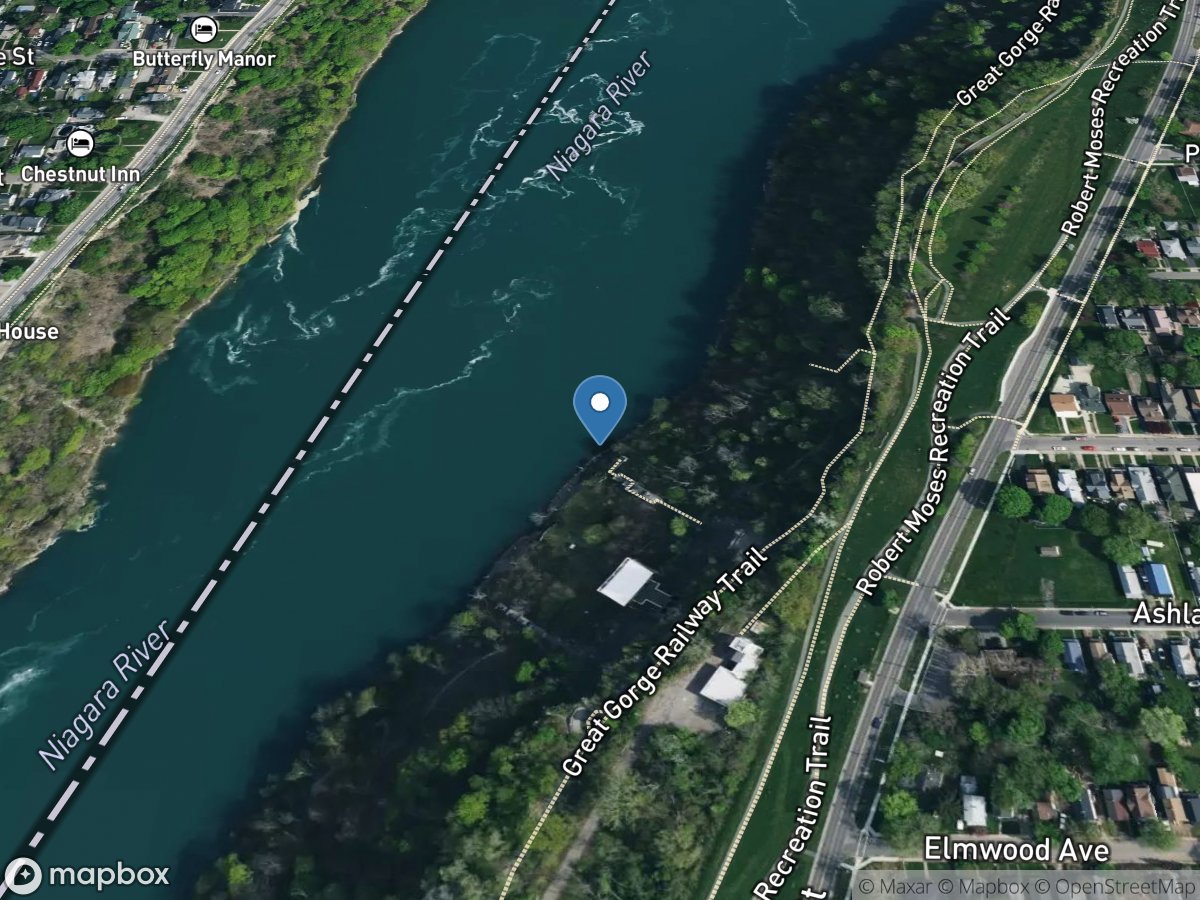 Niagara River at Ashland Avenue at Niagara Falls NY location